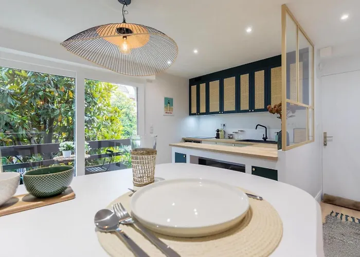 Apartmán La Belle Verriere- Hyper Centre, Tele Connectee, Balcon, Wifi Mont-de-Marsan